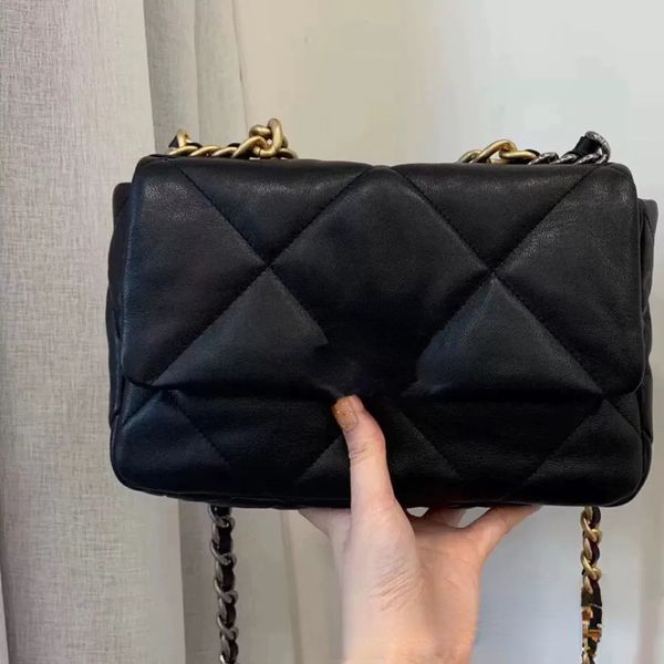 fashion shoulder designer bags leather women's square chain message crossbody bag
fashion shoulder designer bags leather women's square chain message crossbody bag