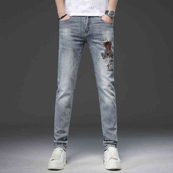 spring 2022 and summer men's light color boutique embroidered medium waist micro elastic small straight jeans, Blue
spring 2022 and summer men's light color boutique embroidered medium waist micro elastic small straight jeans, Blue