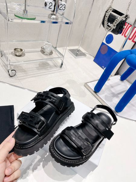 luxury designer sandals 2022 ladies classic sandal shallow mouth three-strap shoes leather outsole round toe low-heel, Black
luxury designer sandals 2022 ladies classic sandal shallow mouth three-strap shoes leather outsole round toe low-heel, Black