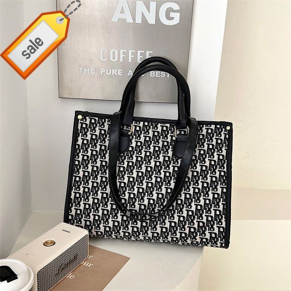 2022 trendy fashion design ladies bags factory direct clothing large capacity 2022 new portable cloth shoulder leisure
2022 trendy fashion design ladies bags factory direct clothing large capacity 2022 new portable cloth shoulder leisure