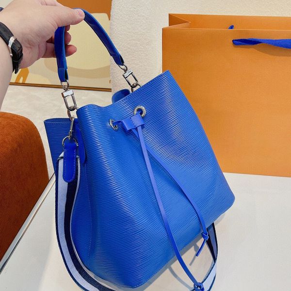 vintage cowhide noe bb totes women drawstring shoulder bucket bag designer luxury handbags canvas lining crossbody bags lady shopping cute b
vintage cowhide noe bb totes women drawstring shoulder bucket bag designer luxury handbags canvas lining crossbody bags lady shopping cute b