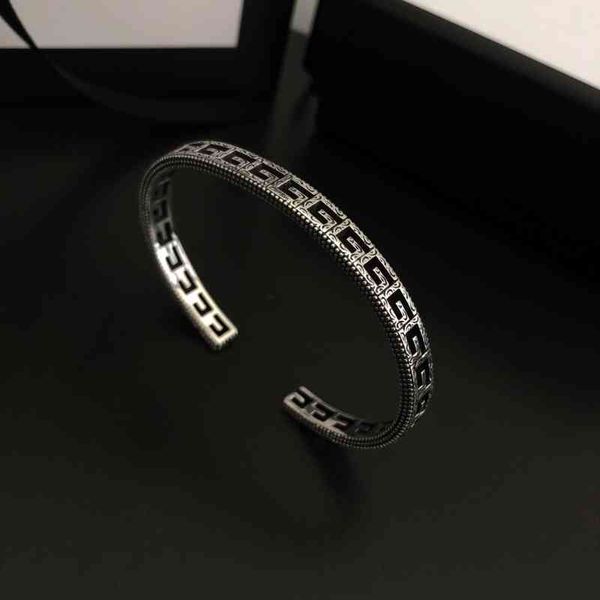 2023 designer new jewelry sterling silver double carved opening hollowed out letters old simple men's and women's wide version bra, Black
2023 designer new jewelry sterling silver double carved opening hollowed out letters old simple men's and women's wide version bra, Black