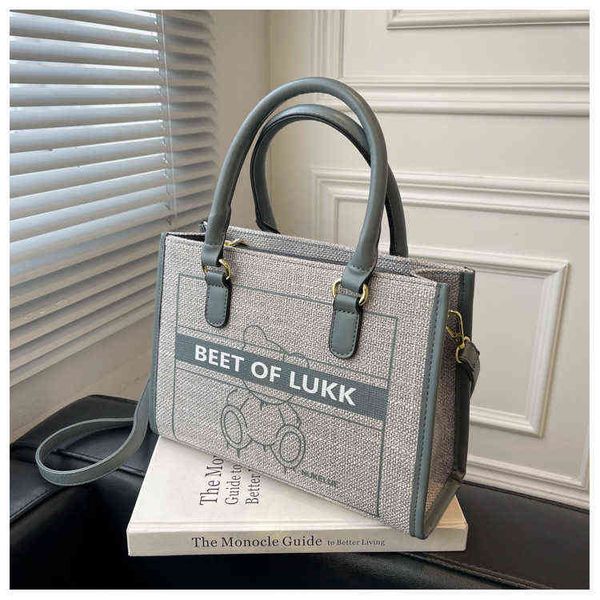 letter printed canvas bag female korean fashion one shoulder messenger bag texture portable small square bag 220514
letter printed canvas bag female korean fashion one shoulder messenger bag texture portable small square bag 220514