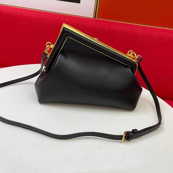 womens designers leather clutch evening bags handbags classic ladies fashion metal lock buckle crossbody shoulder bag embroidery purse
womens designers leather clutch evening bags handbags classic ladies fashion metal lock buckle crossbody shoulder bag embroidery purse