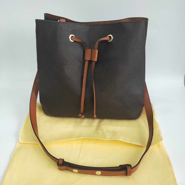 wholesale orignal leather fashion famous shoulder bag tote designer handbags presbyopic shopping bag purse messenger
wholesale orignal leather fashion famous shoulder bag tote designer handbags presbyopic shopping bag purse messenger