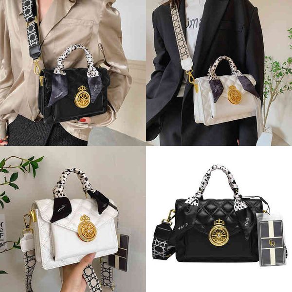 texture women's bag 2022 new style atmospheric high-quality one shoulder messenger light luxury hand woman bags designer crossbody hand
texture women's bag 2022 new style atmospheric high-quality one shoulder messenger light luxury hand woman bags designer crossbody hand