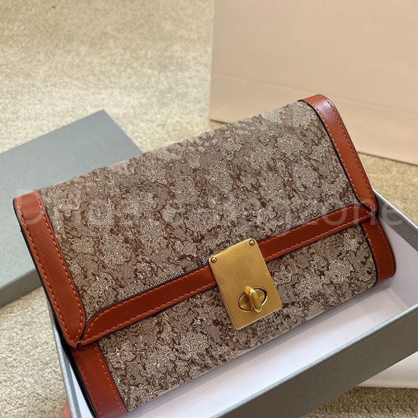 bag body designer womens cross chain bag fashion letter printing two-color stitching nine size 22cmx14cm
bag body designer womens cross chain bag fashion letter printing two-color stitching nine size 22cmx14cm
