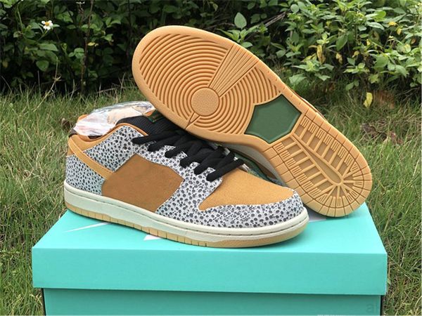 2022 authentic low safari neutral grey kumquat desert ochre sport men atmos skateboarding shoes sneakers with original box 5-12
2022 authentic low safari neutral grey kumquat desert ochre sport men atmos skateboarding shoes sneakers with original box 5-12