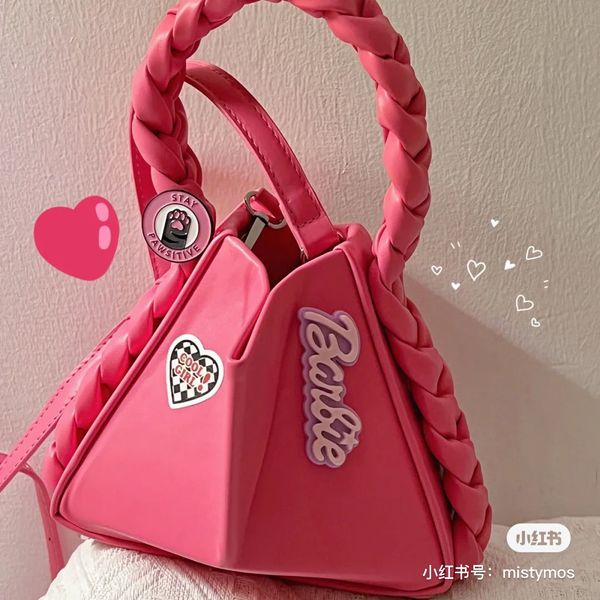portable bucket bag high-end niche 2022 new leather women's twist woven handbag messenger shoulder bag, Black;red
portable bucket bag high-end niche 2022 new leather women's twist woven handbag messenger shoulder bag, Black;red
