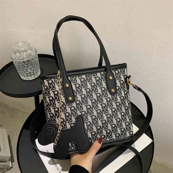 red small women's new trend fashion versatile one messenger trend portable clearance outlet sale
red small women's new trend fashion versatile one messenger trend portable clearance outlet sale
