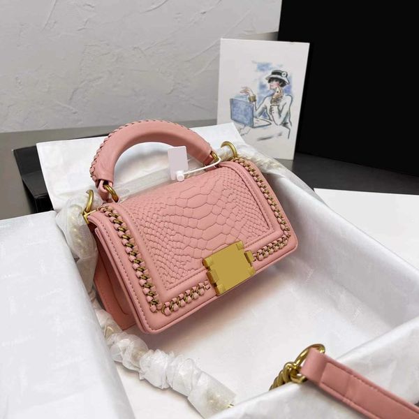 famous designer shoulder bags ladies luxury personality snake chain messenger bag classic square large capacity handbag
famous designer shoulder bags ladies luxury personality snake chain messenger bag classic square large capacity handbag