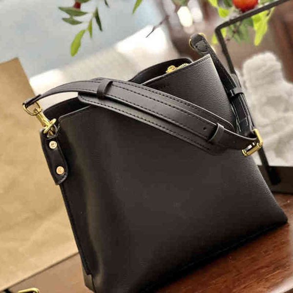 open pocket high capacity tote bags women casual handbag widened shoulder straps leather designer crossbody female bucket 220309
open pocket high capacity tote bags women casual handbag widened shoulder straps leather designer crossbody female bucket 220309