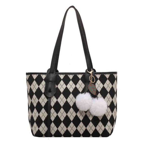 luxury designer handbag women shoulder bags high capacity women's bag texture shoulder tote bag straps casual crossbody ladies leather
luxury designer handbag women shoulder bags high capacity women's bag texture shoulder tote bag straps casual crossbody ladies leather