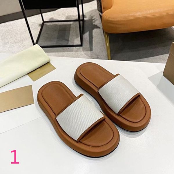 2022 new thick soled beach slippers fashion summer women's sandals outdoor platform letter sandals designer casual shoes large 35-41, Black
2022 new thick soled beach slippers fashion summer women's sandals outdoor platform letter sandals designer casual shoes large 35-41, Black