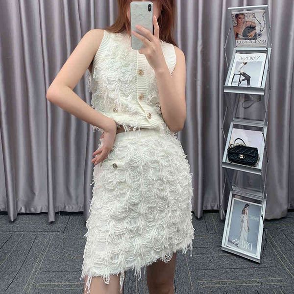 two piece dress zhou yutong star same style clothes small fragrance romantic su half skirt two-piece set women's vest knitted skirt set, White
two piece dress zhou yutong star same style clothes small fragrance romantic su half skirt two-piece set women's vest knitted skirt set, White
