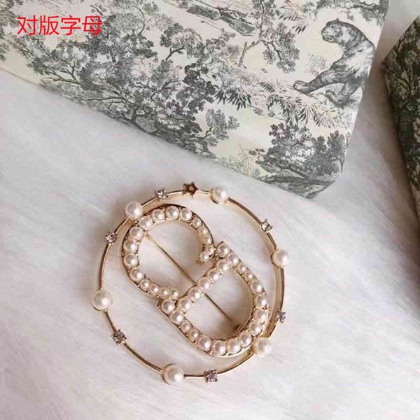 high version pearl letter brooch female light luxury fashion decorative pin, Gray
high version pearl letter brooch female light luxury fashion decorative pin, Gray
