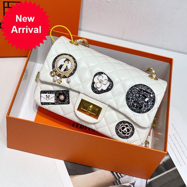 manufacturer brand wholesale personalized badge leather small chain high sense women's bag wild
manufacturer brand wholesale personalized badge leather small chain high sense women's bag wild