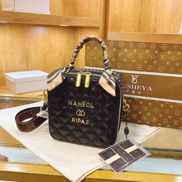 women's bag new fashion lady style elegant female handbag leather shoulder bags luxury brand purse stylish
women's bag new fashion lady style elegant female handbag leather shoulder bags luxury brand purse stylish
