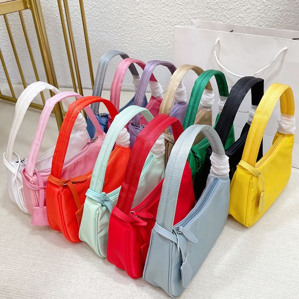 2005 lady with shoulder purses woman hobo men nylon bags tote crossbody wallet handbags designers backpak box ramag
2005 lady with shoulder purses woman hobo men nylon bags tote crossbody wallet handbags designers backpak box ramag