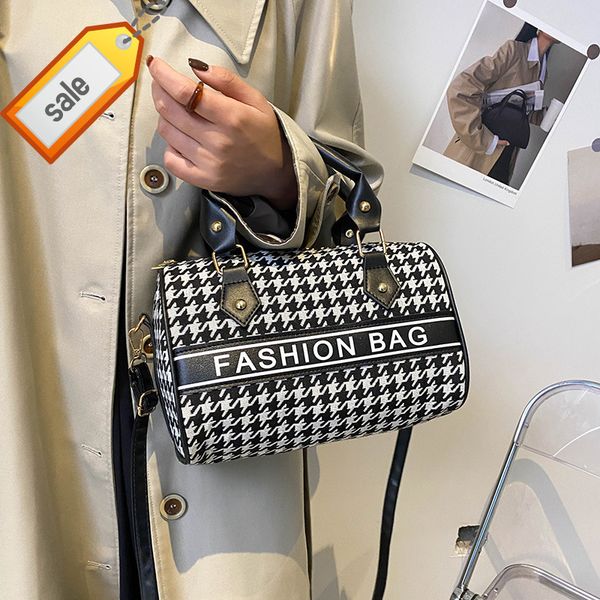 2022 trendy fashion design ladies bags factory direct clothing women's new autumn portable shoulder
2022 trendy fashion design ladies bags factory direct clothing women's new autumn portable shoulder