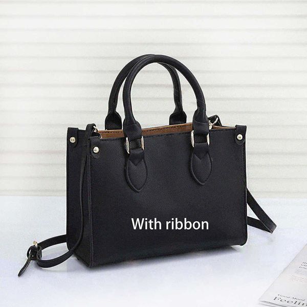 designers handbag women luxurys bags 2021 4-color casual travel ribbon tote bag pu material fashion shoulder bag's wallet 208# 25*19*11
designers handbag women luxurys bags 2021 4-color casual travel ribbon tote bag pu material fashion shoulder bag's wallet 208# 25*19*11