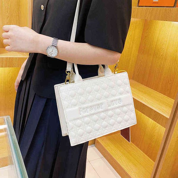 bags high-capacity handbag women's 2022 new high-level online shoulder bag versatile diagonal tote
bags high-capacity handbag women's 2022 new high-level online shoulder bag versatile diagonal tote