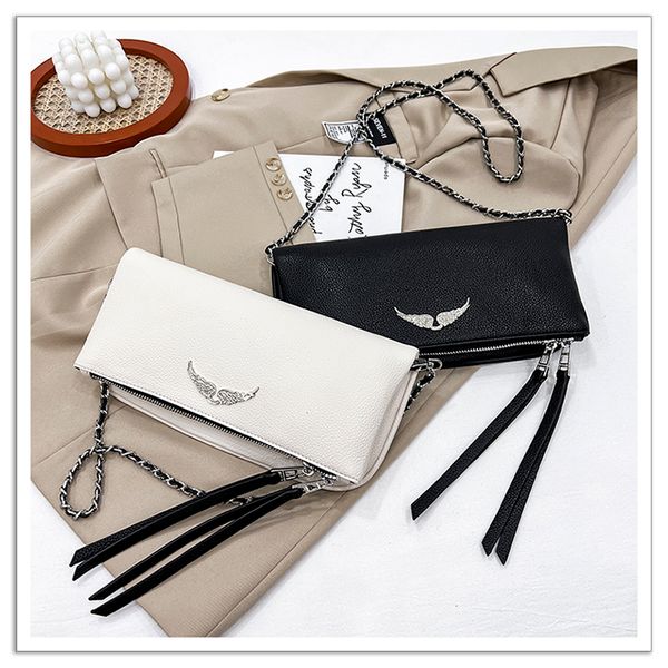 luxury metal accessories small wings ladies small square bag 2022 new famous designer classic one shoulder diagonal bags
luxury metal accessories small wings ladies small square bag 2022 new famous designer classic one shoulder diagonal bags