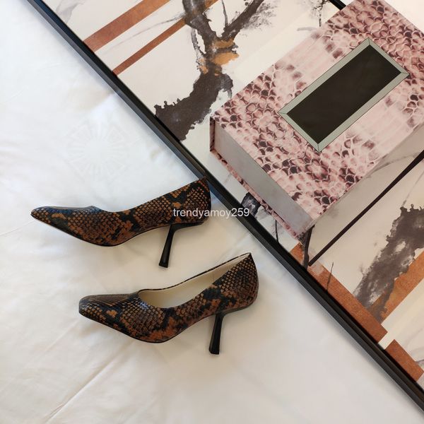 dress shoes spring style square head thin heel simple personality shallow mouth casual low shoes women's fashion 37vh, Black
dress shoes spring style square head thin heel simple personality shallow mouth casual low shoes women's fashion 37vh, Black