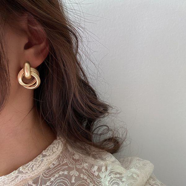 925 silver needle exaggerated baroque metal geometry earrings european and american beautiful circle earrings online influencer fashion earr, Golden
925 silver needle exaggerated baroque metal geometry earrings european and american beautiful circle earrings online influencer fashion earr, Golden