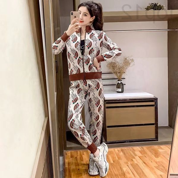 women's tracksuits designer spring and autumn style foreign aging new net red two-piece set leisure 2021 women's knitting set euro, Gray
women's tracksuits designer spring and autumn style foreign aging new net red two-piece set leisure 2021 women's knitting set euro, Gray