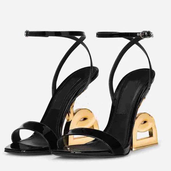 22s summer luxury brands patent leather sandals shoes pop heel gold-plated carbon nude black red pumps gladiator sandalias with box.eu35-43
22s summer luxury brands patent leather sandals shoes pop heel gold-plated carbon nude black red pumps gladiator sandalias with box.eu35-43