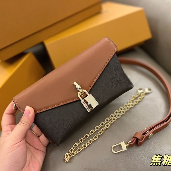 19cm new padlock on strap messenger bag brand luxury chain bag waist bags. metal hardware with two shoulder straps l classic fashion
19cm new padlock on strap messenger bag brand luxury chain bag waist bags. metal hardware with two shoulder straps l classic fashion