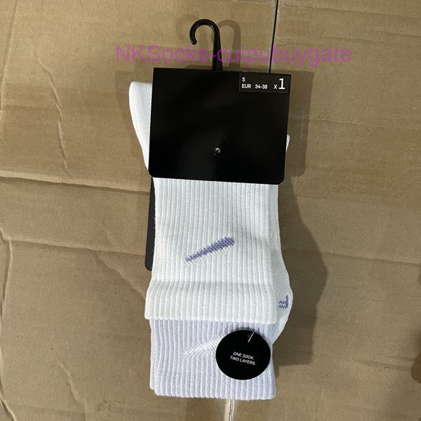 fashion men classic socks hook brand color stitched men's women's long tube sports training sock street couple middle tubes luxury, Black
fashion men classic socks hook brand color stitched men's women's long tube sports training sock street couple middle tubes luxury, Black