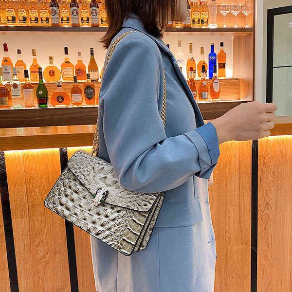 women's new pattern c home chic chain small personalized shoulder diagonal 2022 luxury brand fashion design versatile ladies bags
women's new pattern c home chic chain small personalized shoulder diagonal 2022 luxury brand fashion design versatile ladies bags