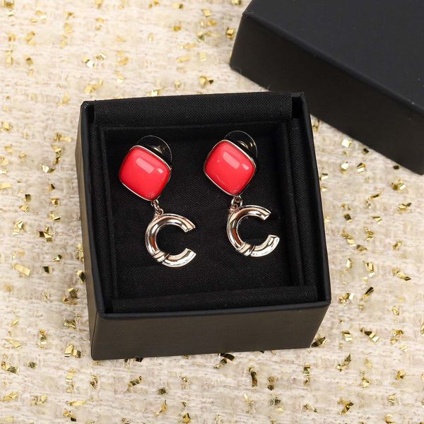 2022 charm drop earring with red and white resin part design for women engagement jewelry gift have box stamp ps7951, Golden
2022 charm drop earring with red and white resin part design for women engagement jewelry gift have box stamp ps7951, Golden