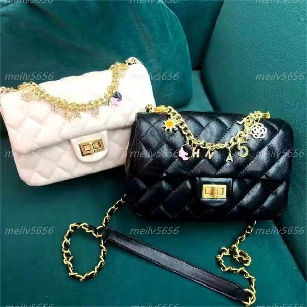 2021 sheepskin leather handbag wallet plaid swan wool wallet double letter solid buckle waist square stripe women's luxury waist wallet
2021 sheepskin leather handbag wallet plaid swan wool wallet double letter solid buckle waist square stripe women's luxury waist wallet