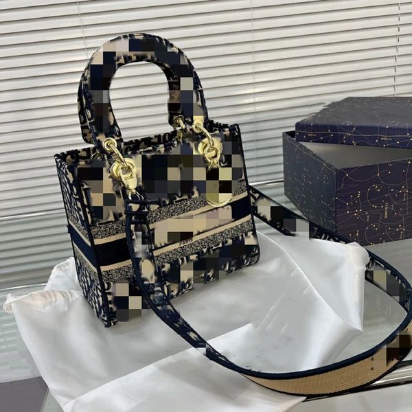 designer bags women 2022 new shoulder bag dianabag baby embroidery print fashion handbag
designer bags women 2022 new shoulder bag dianabag baby embroidery print fashion handbag