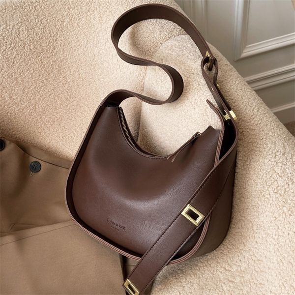 crossbody s for women leather shoulder solid color wide adjustable strap bag casual satchels zip open simple 220620
crossbody s for women leather shoulder solid color wide adjustable strap bag casual satchels zip open simple 220620