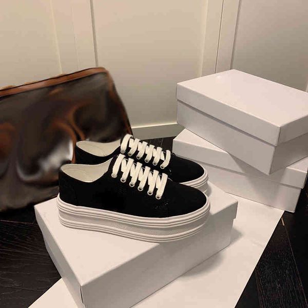 running shoes sport classic fashion casual shoes triple black designer men women sneakers fly white cushion trainers zapatos 220601
running shoes sport classic fashion casual shoes triple black designer men women sneakers fly white cushion trainers zapatos 220601
