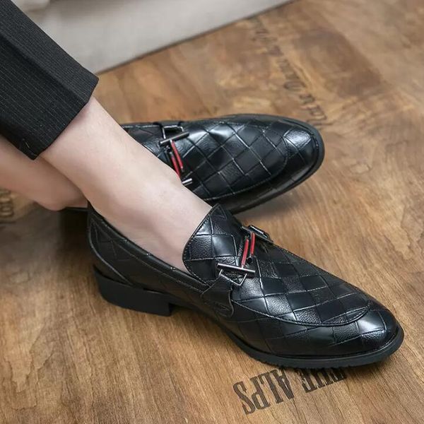 men dress shoes pu leather low heel solid color woven texture retro metal buckle business casual shoes, Black
men dress shoes pu leather low heel solid color woven texture retro metal buckle business casual shoes, Black