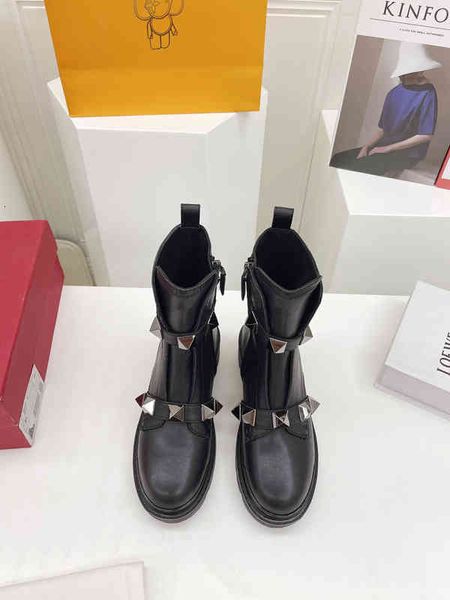 boots vt home metal rivet martin boots autumn winter net red same thick bottom chain heel chelsea short, Black
boots vt home metal rivet martin boots autumn winter net red same thick bottom chain heel chelsea short, Black