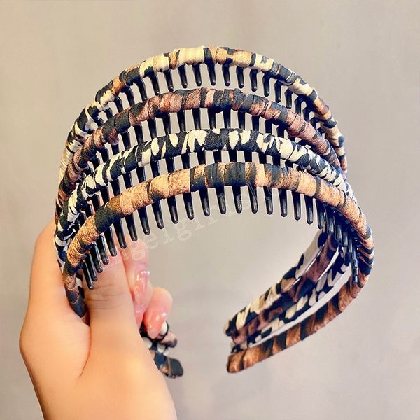 woman new leopard printed comb hairband woman wash face bezel hair accessories head hoop headwear ornaments, Slivery;white
woman new leopard printed comb hairband woman wash face bezel hair accessories head hoop headwear ornaments, Slivery;white