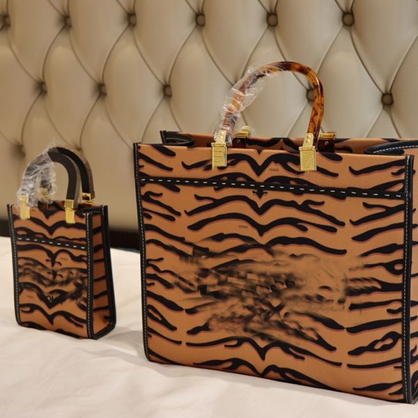 new fashion women cross body bag ladies designer composite bags handbags lady clutch bag shoulder tote female purse wallet two sizes
new fashion women cross body bag ladies designer composite bags handbags lady clutch bag shoulder tote female purse wallet two sizes