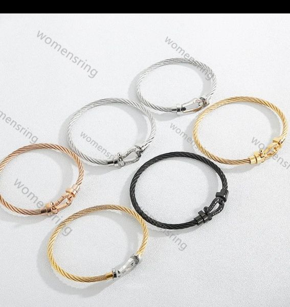 2022 popular chain couple jewelry retro braided 18k horseshoe magnet buckle bracelet titanium steel rose gold bracelet men, Black
2022 popular chain couple jewelry retro braided 18k horseshoe magnet buckle bracelet titanium steel rose gold bracelet men, Black