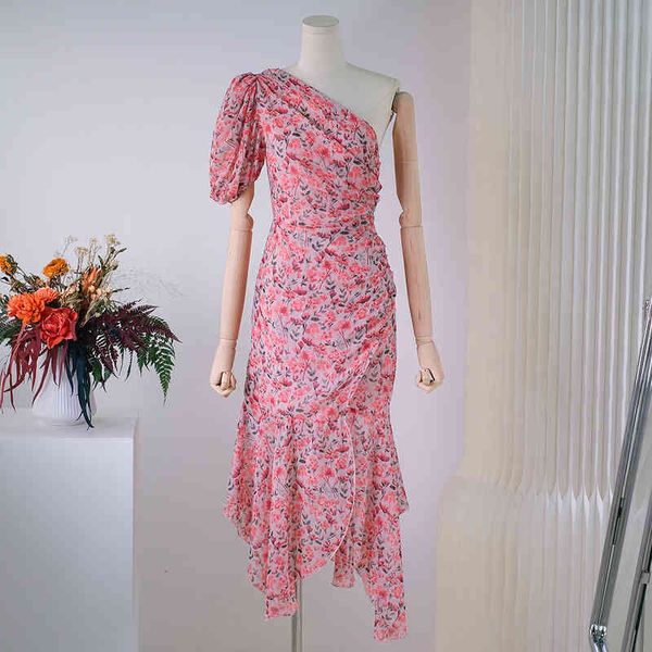 casual dresses foreign trade original single gentle french chiffon printing slant shoulder holiday style campanula skirt ruffle irregular dr, Black;gray
casual dresses foreign trade original single gentle french chiffon printing slant shoulder holiday style campanula skirt ruffle irregular dr, Black;gray