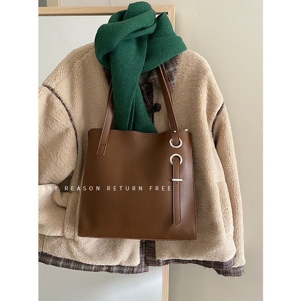 simple solid pu womens tote bag designer large capacity underarm handbag ladies luxury brand leather woman shoulder bags 2022
simple solid pu womens tote bag designer large capacity underarm handbag ladies luxury brand leather woman shoulder bags 2022