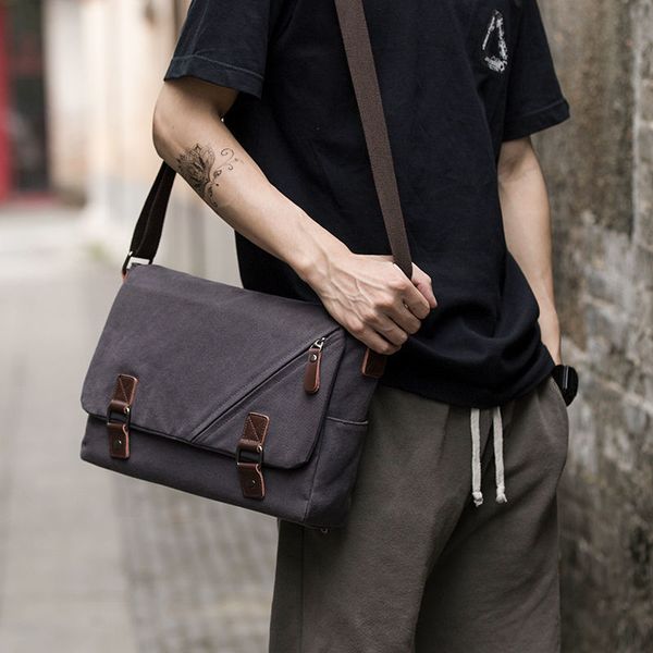 designer men's canvas messenger bag outdoor travel casual men's bag shoulder bags business lapbag college student fashion trend ba, Black;red
designer men's canvas messenger bag outdoor travel casual men's bag shoulder bags business lapbag college student fashion trend ba, Black;red
