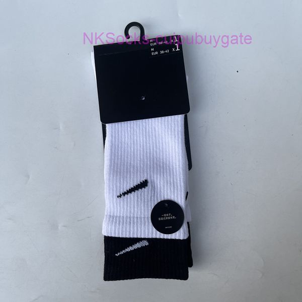 men classic fashion socks hook brand color stitched men's women's long tube sports training sock street couple middle tubes luxury, Black
men classic fashion socks hook brand color stitched men's women's long tube sports training sock street couple middle tubes luxury, Black