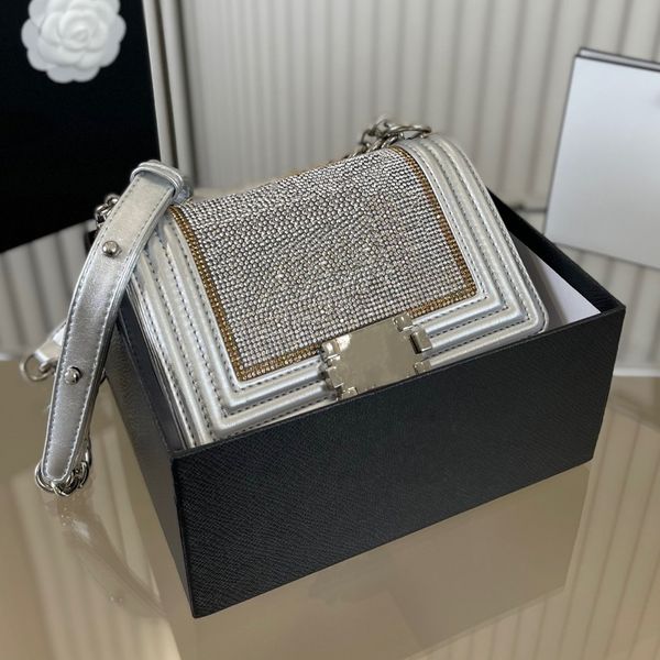 22ss shiny diamonds designer boys flap bag leather with rhinestones silver hardware bags crossbody classic quilted luxury shimmer womens fre
22ss shiny diamonds designer boys flap bag leather with rhinestones silver hardware bags crossbody classic quilted luxury shimmer womens fre