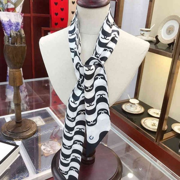 designer channel handbag silk scarf fashion head hair band ribbon old flower binding bag handle rectangular pop style black scarf send speci, Blue;gray
designer channel handbag silk scarf fashion head hair band ribbon old flower binding bag handle rectangular pop style black scarf send speci, Blue;gray